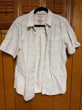 Fat Face Men's Short-Sleeve Button-Down Shirt in Cream with Navy Dot Print